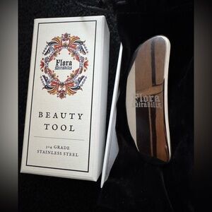 Stainless Steel Beauty Tool